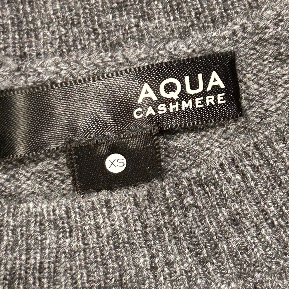 Aqua 100% Cashmere Sweater XS – Charcoal Gray with Hot Pink Stripe Detail - Picture 5 of 6